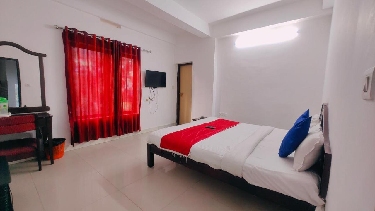 Lumino Karthika Hotel Munnar Exterior photo