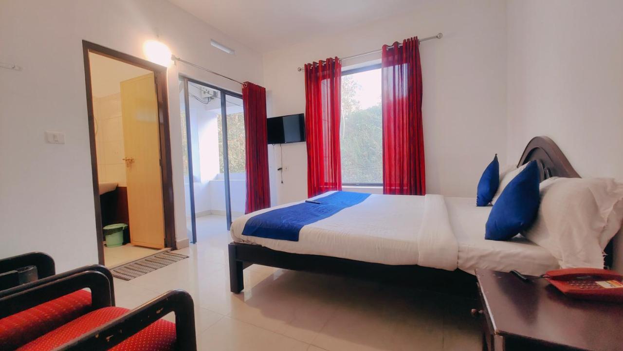 Lumino Karthika Hotel Munnar Exterior photo